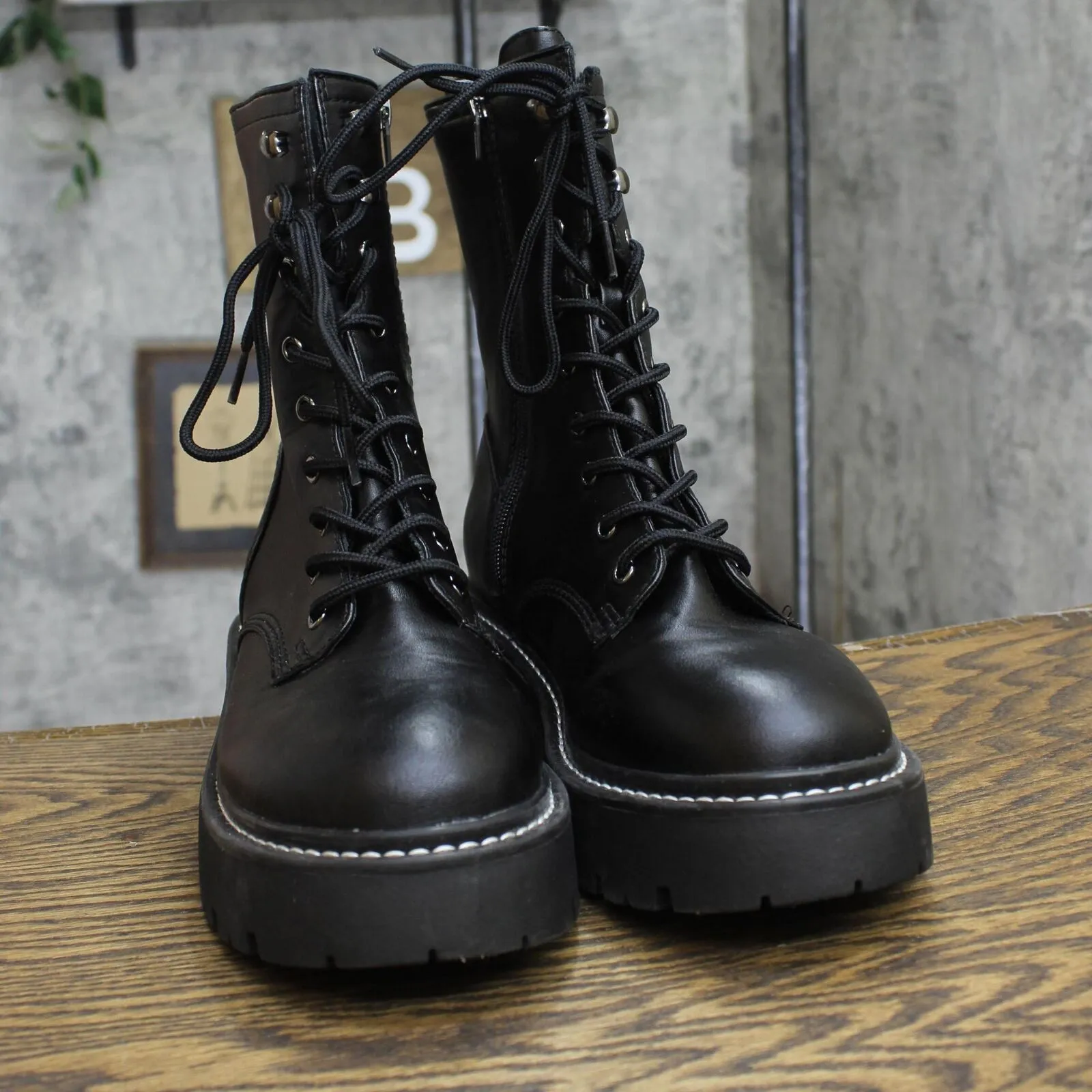 Wild Fable Womens Logan Lug Combat Boots with Memory Foam Insole Black 11M