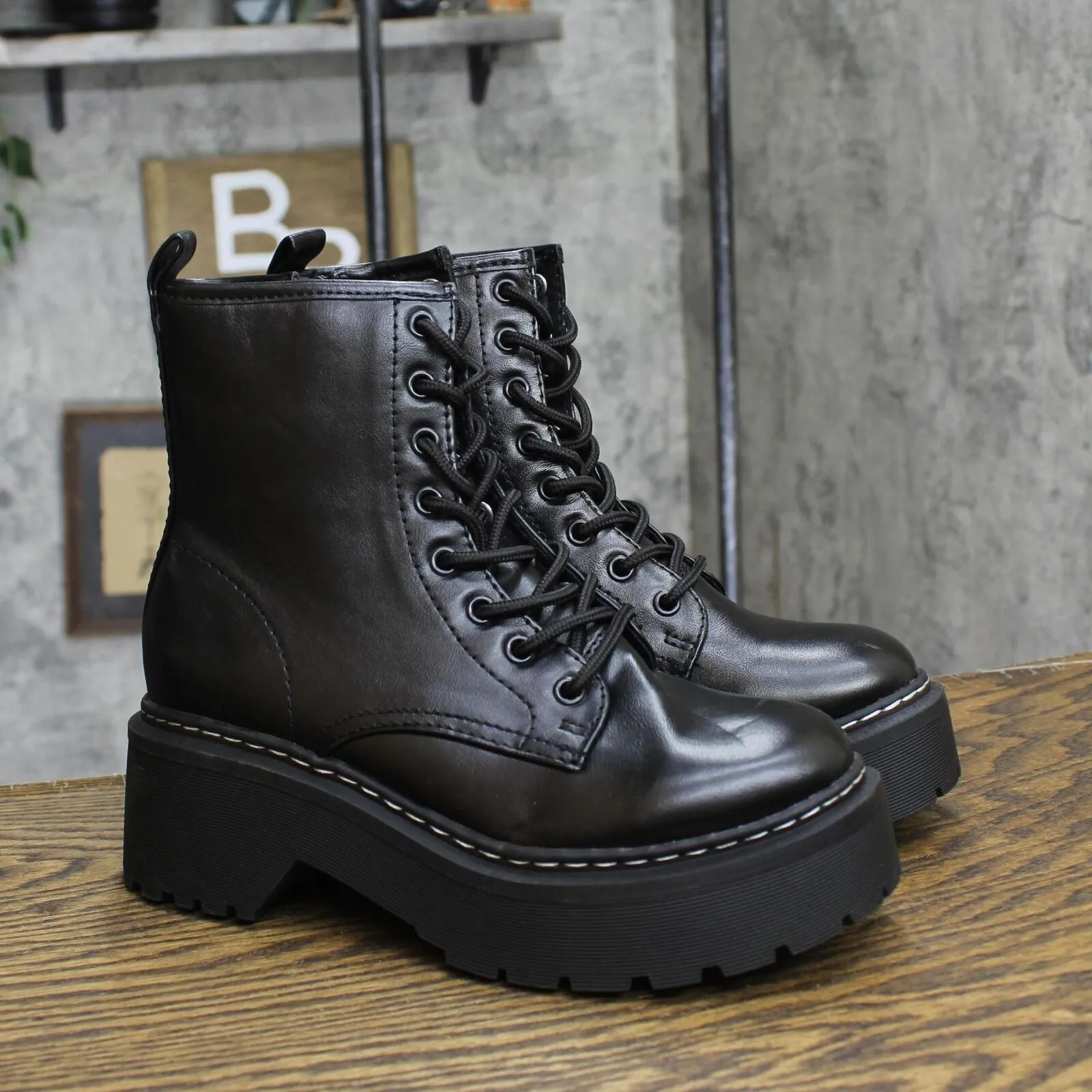 Wild Fable Womens Zea Combat Boots 87930208 Black 6.5M