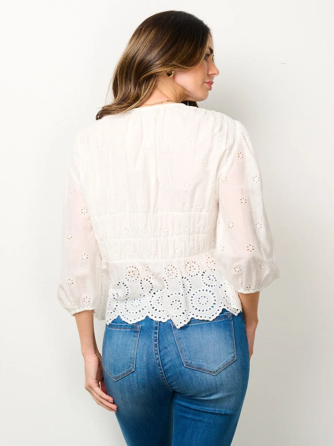 WOMEN'S 3/4 SLEEVE V-NECK EYELET BLOUSE TOP