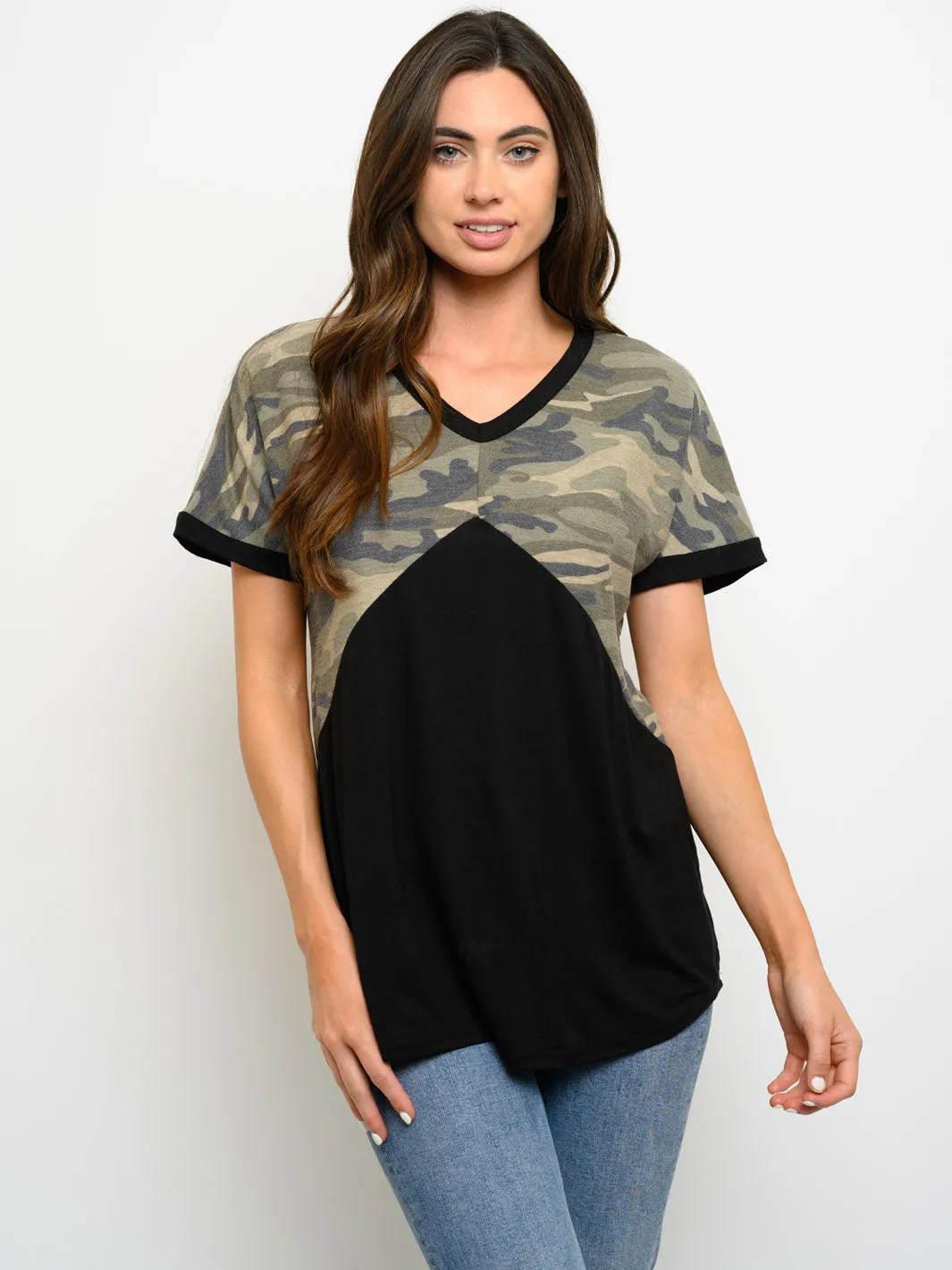 WOMEN'S CAMO PRINT BACK DETAIL TUNIC TOP
