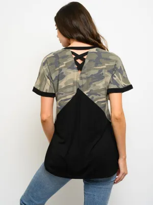 WOMEN'S CAMO PRINT BACK DETAIL TUNIC TOP
