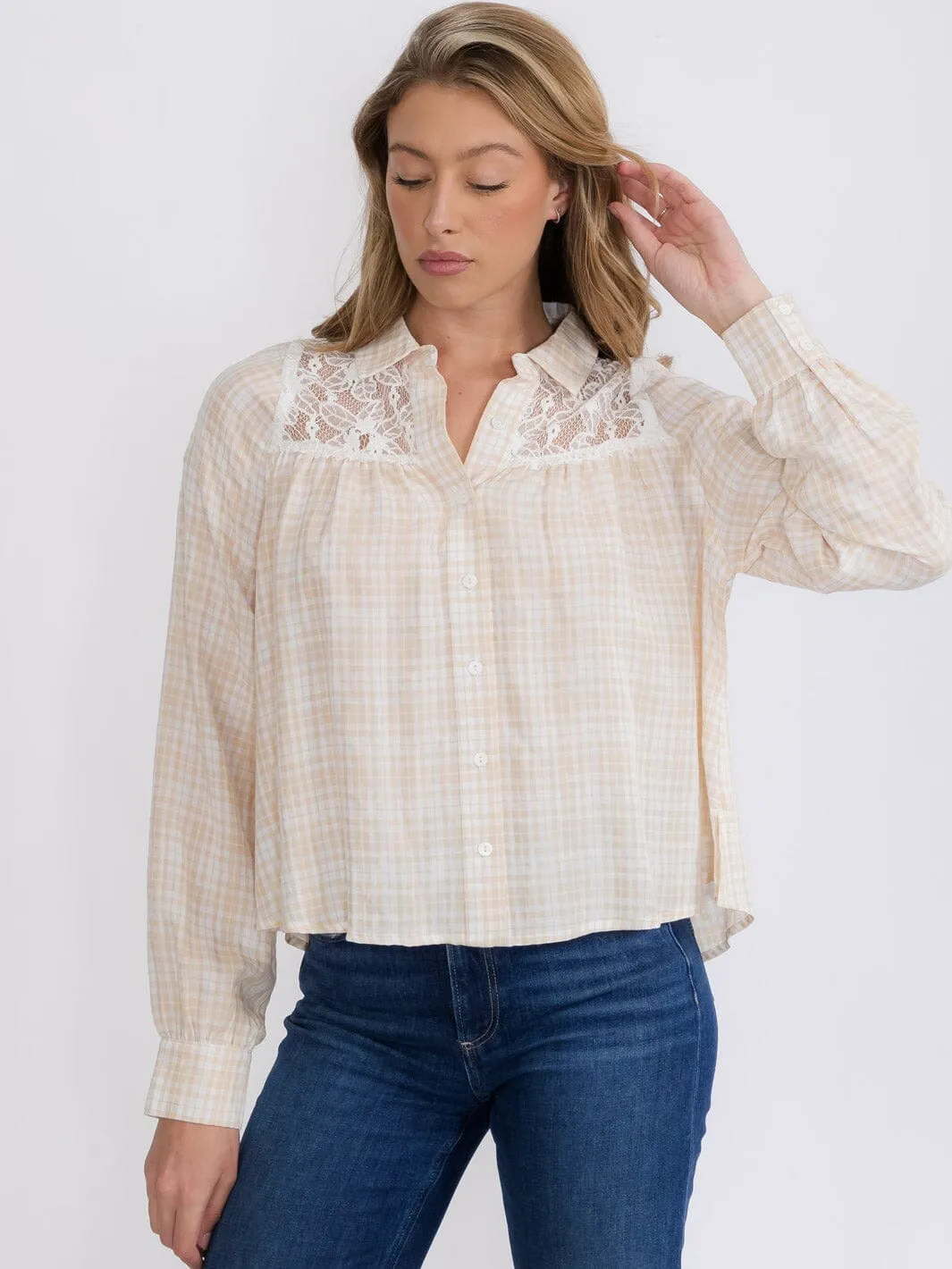 WOMEN'S LONG SLEEVE BUTTON CLOSURE HIGH-LOW LACE PLAID BLOUSE