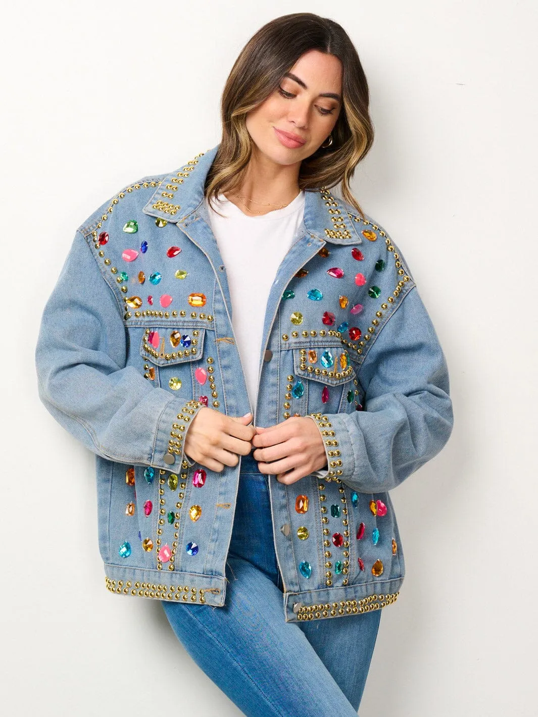 WOMEN'S LONG SLEEVE BUTTON CLOSURE MULTI COLOR STUDS DETAILED DENIM JACKET