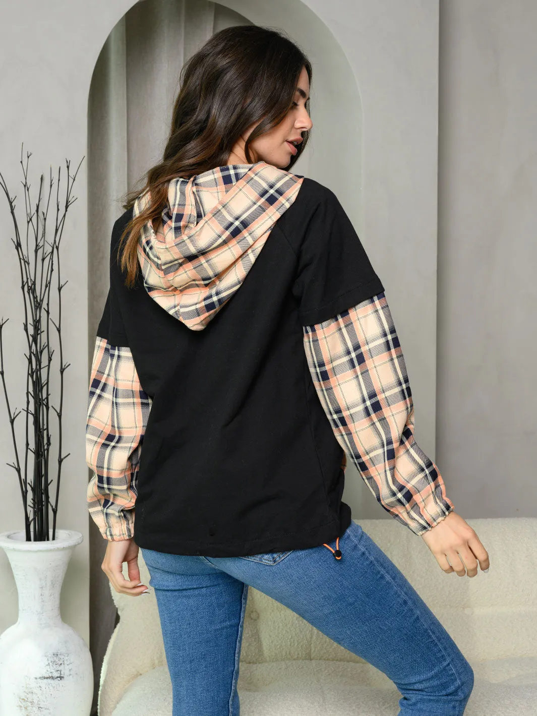 WOMEN'S LONG SLEEVE FRONT POCKET PLAID HOODED CONTRAST TOP