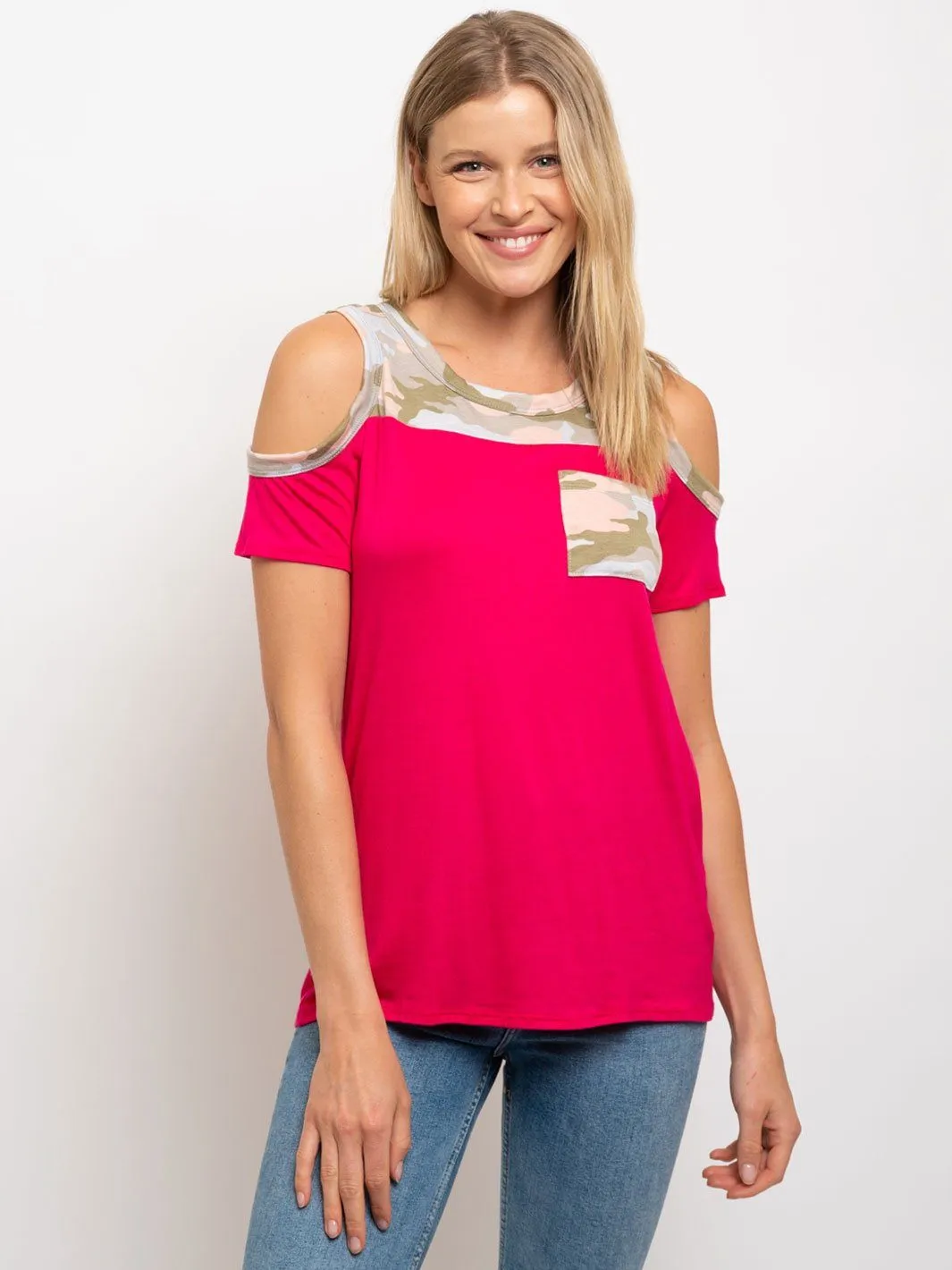 WOMEN'S PEEKABOO SHOULDER CAMO CONTRAST TOP