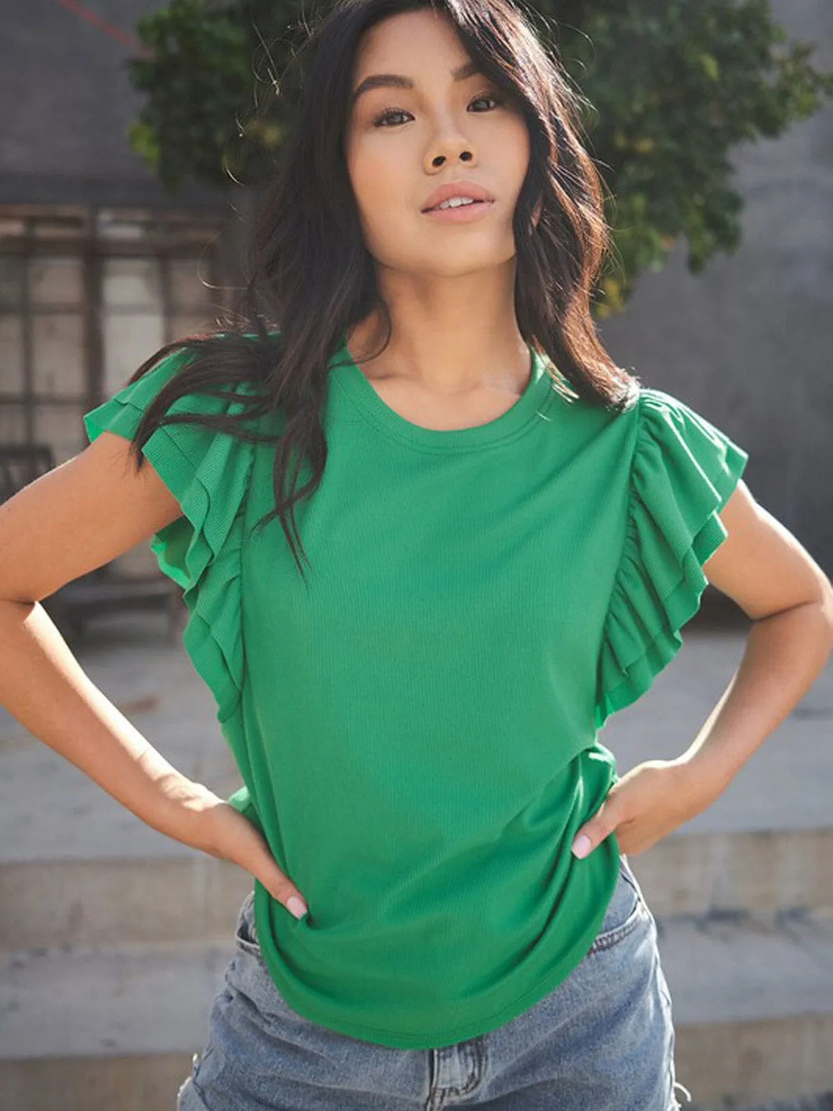 WOMEN'S SHORT RUFFLE SLEEVE RIBBED BLOUSE TOP