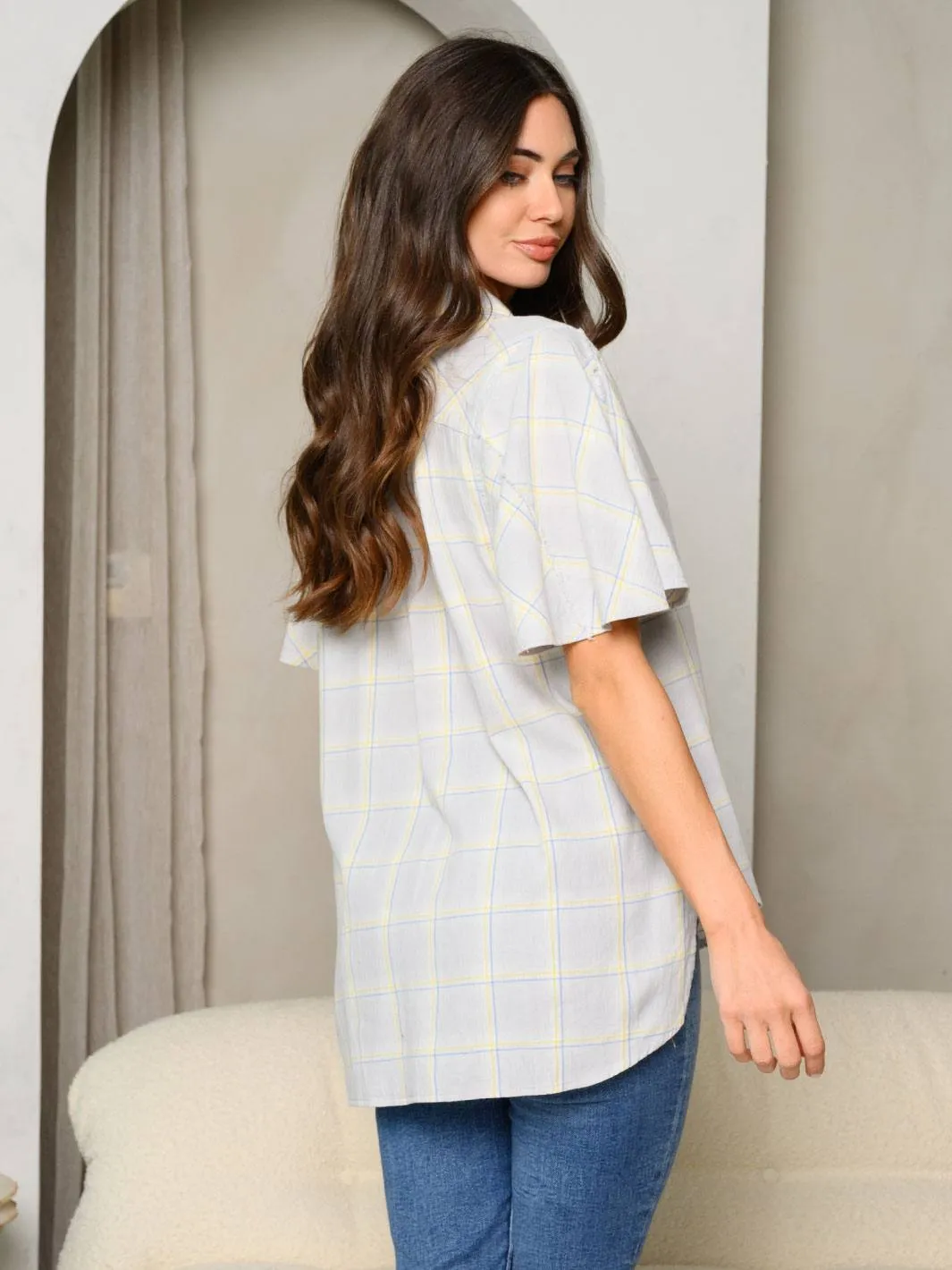 WOMEN'S SHORT SLEEVE BUTTON UP HIGH-LOW PLAID TOP