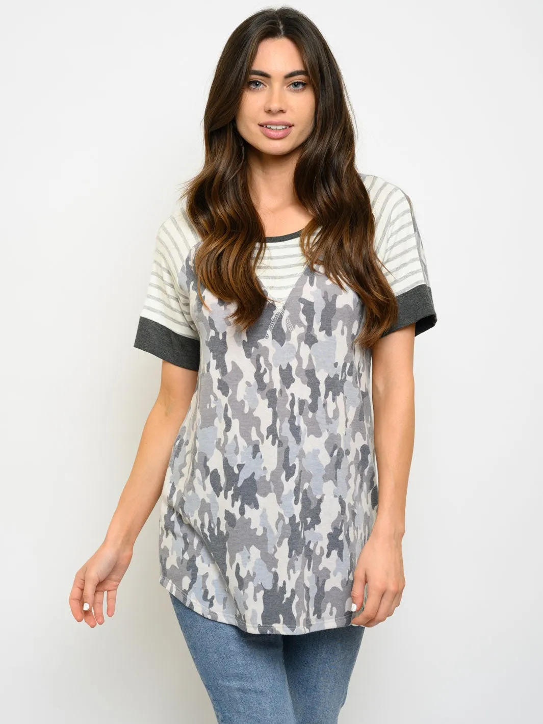 WOMEN'S SHORT SLEEVE CAMO PRINT TOP