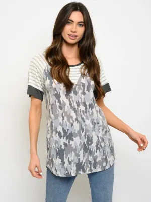 WOMEN'S SHORT SLEEVE CAMO PRINT TOP