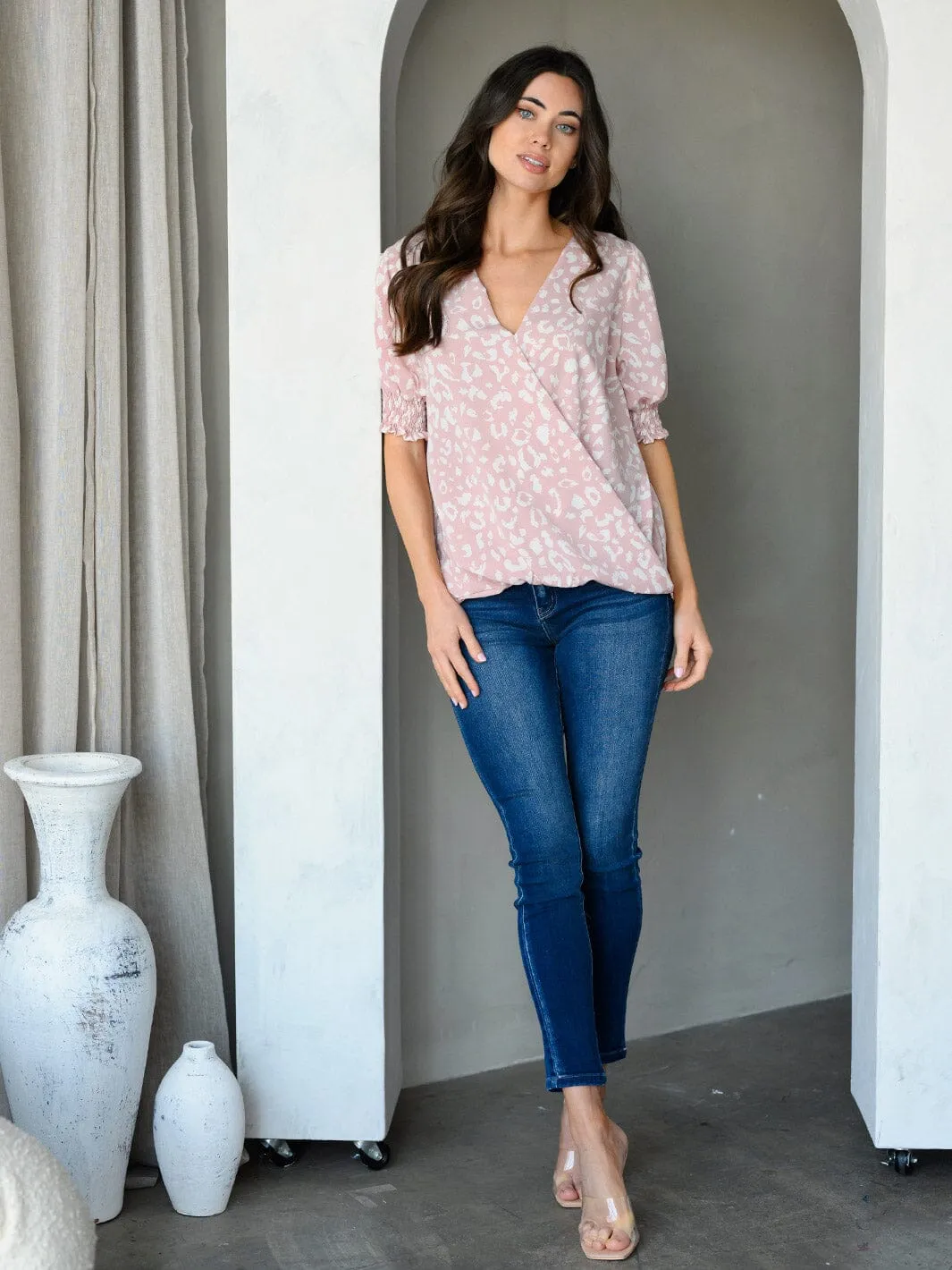 WOMEN'S SHORT SLEEVE V-NECK SURPLICE ANIMAL PRINT TOP