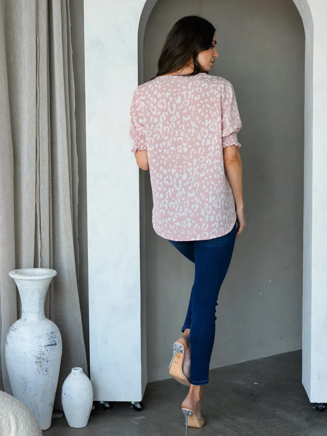 WOMEN'S SHORT SLEEVE V-NECK SURPLICE ANIMAL PRINT TOP