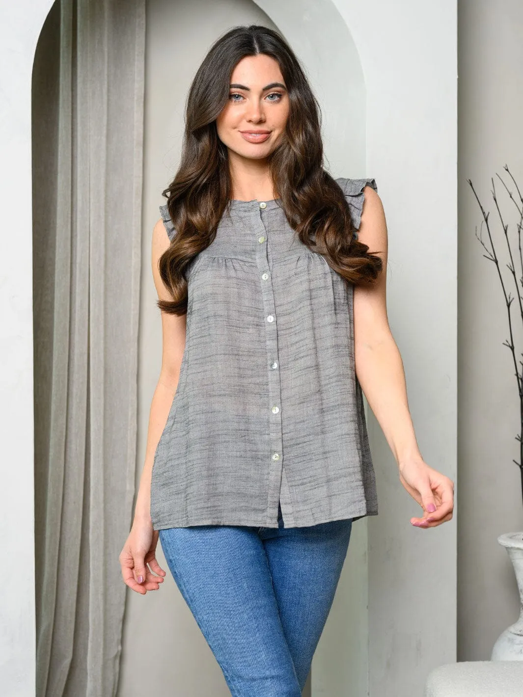 WOMEN'S SLEEVELESS RUFFLE BUTTON UP TUNIC TOP